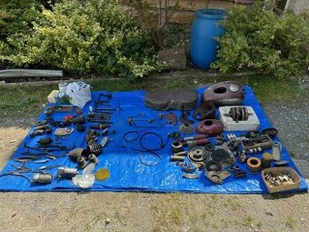 Java 350 kývačka díly + Škoda Octavia veterán