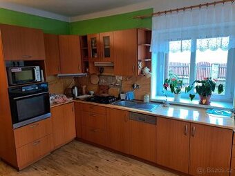 Kuchyňská linka rohová + samostatný sekretář