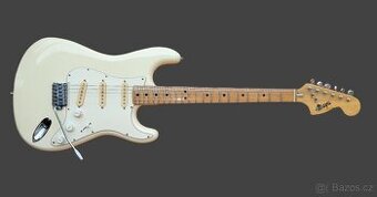52 až 55 ročná vintage Maya Stratocaster (70. roky) - Japan