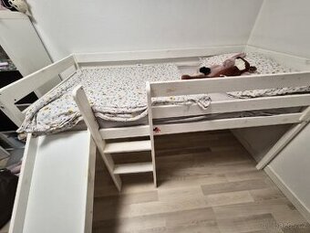 Detska postel se skluzavkou