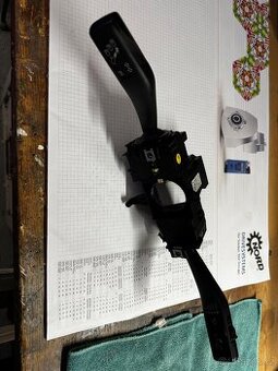 Škoda - Páčky pod volantem a řídící jednotka