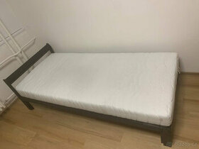 Jednolůžkové postele s ortopedickou matrací