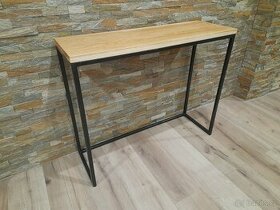 Odkládací/konzolový stolek dub/kov