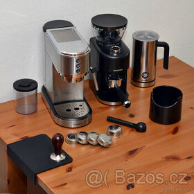 Pákové espresso, mlýnek, napěňovač a další příslušenství