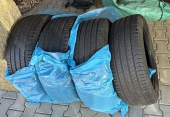 Letní pneu 235/55/18 Michelin , vzorek cca 5,5mm