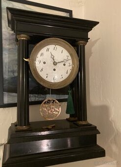 Čtvrťové hodiny Biedermeier 19.st.