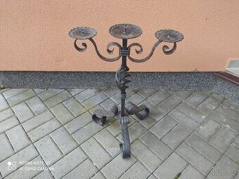KOVOVÝ SVÍCEN