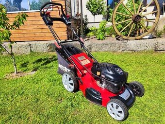 Sekačka HECHT 552 RS s pojezdem motor MTD