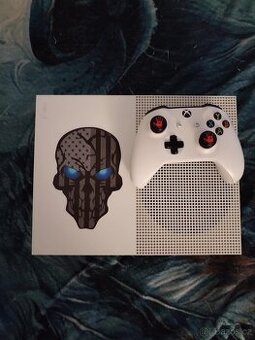 prodam xbox one s --1TB-- 2 hry--