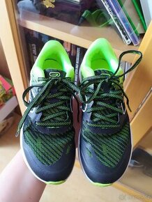 Dívčí sportovní boty na atletiku, zn. Kalenji, vel. 32