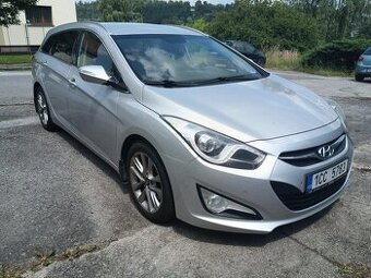 PRODÁM HYUNDAI i40 KOMBI 1,7CRDI 100 kW r.v. 2015.