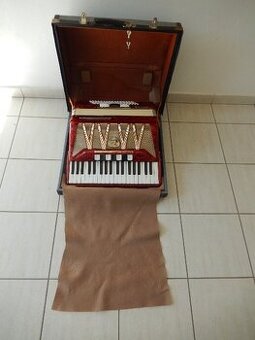 Akordeon Delicia Melodia VIII, velmi zachovalý, funkční