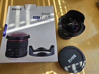 Meike 8 mm F/3,5 Fish-Eye.