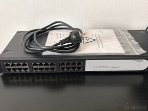 24-port gigabitový ethernet switch 3COM