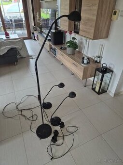 Stojací lampa a stolní lampy