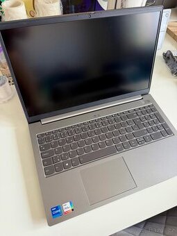 Notebook Lenovo 1TB paměť