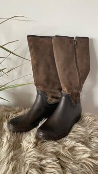 Hnědé kožené kozačky s bočním zipem vel.36