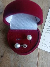 Náušnice pecky s mořskou perlou v bílém zlatě