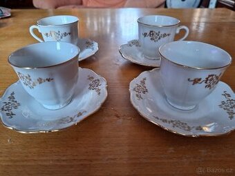 Porcelánové hrnečky na kávu s podšálky, 4 kusy