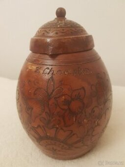 100 let starý dřevěný korbel