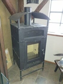 Ručně kovaná kamna se značkovou vložkou Romotop