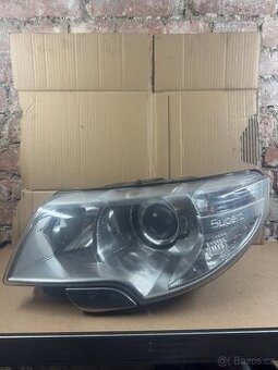 Prodám přední levé světlo  Bi-xenon Škoda Superb 2 2012