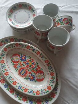 Malovanou- porcelánovou,pálenou kávovou soupravu,mísy ovál