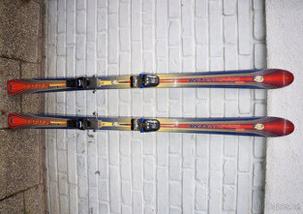 Málo jeté carvingové lyže 160 cm Rossignol, bezvadný stav