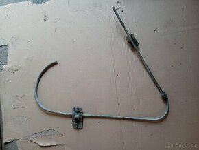 Stahovačka skla levé přední dveře Škoda 105 120