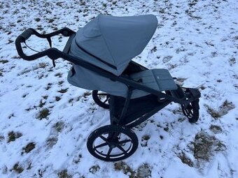 Prodám kočárek Thule Urban Glide 3 Mid Blue s korbičkou.