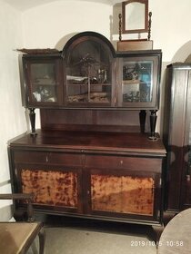 starožitná jídelna