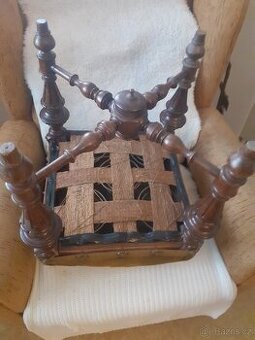 Taburet starožitný