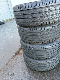 Letní pneu 215/45/17 Barum