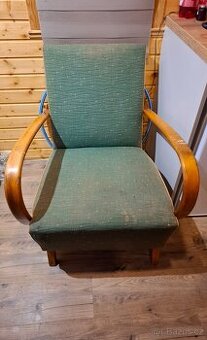 Staré křeslo a stůl - 1