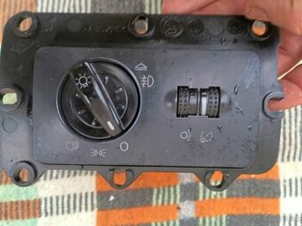 Prodám přepínač světel Fabia 1