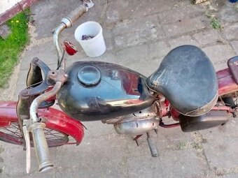 Čz 150 neodperovany zadek.