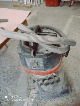 Průmyslový vysavač - lehké poškození