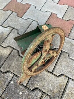 Ruční řezačka na kopřivy