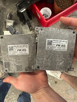 Řídící jednotka led světlometu 7p5941591 ah