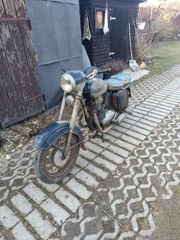 Jawa 250/353 kývačka