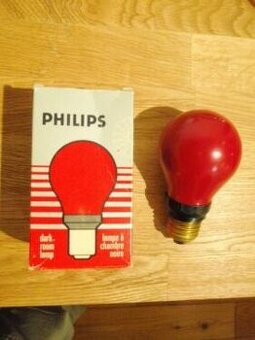 Barevné žarovky pro osvětlení fotokomory-červené,zelené,Mg