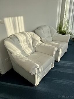 2x Luxusní bílá kožená křesla – vynikající stav