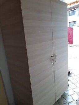 Skříň