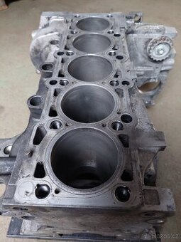 Motor VW T5. 2,5 tdi