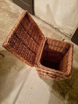 Proutěný koš