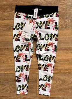 Krásné holčičí nové legínky Desigual vel.98/104