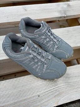 Boty 3. - velikost 32