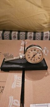 hodiny ve tvaru klíče Moskva