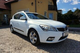 KIA CEED 1,6 CRDI 85KW 2011 COMFORT