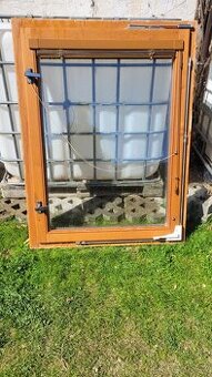 Dřevěné okno